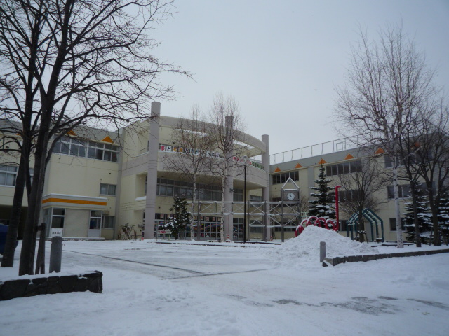 小学校　札幌市立屯田西小学校（小学校）まで535m