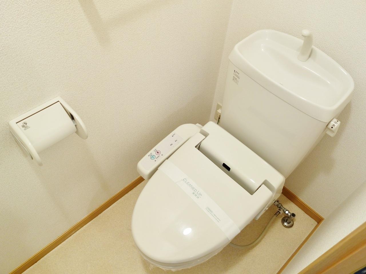 トイレ　ウォシュレット付の洋式トイレです♪