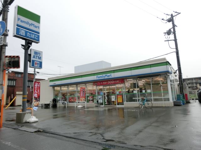 コンビニ　ファミリーマート（コンビニ）まで80m