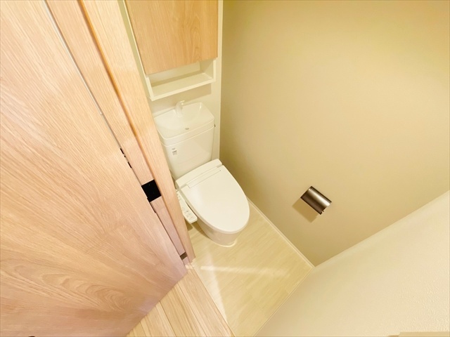 トイレ　同一建物内１００３号室内装写真転載