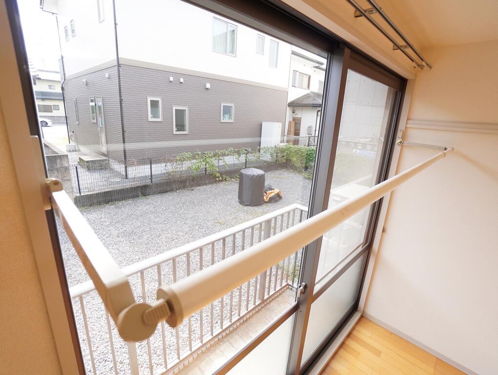 その他設備　室内物干しに便利なフレクリーン付き