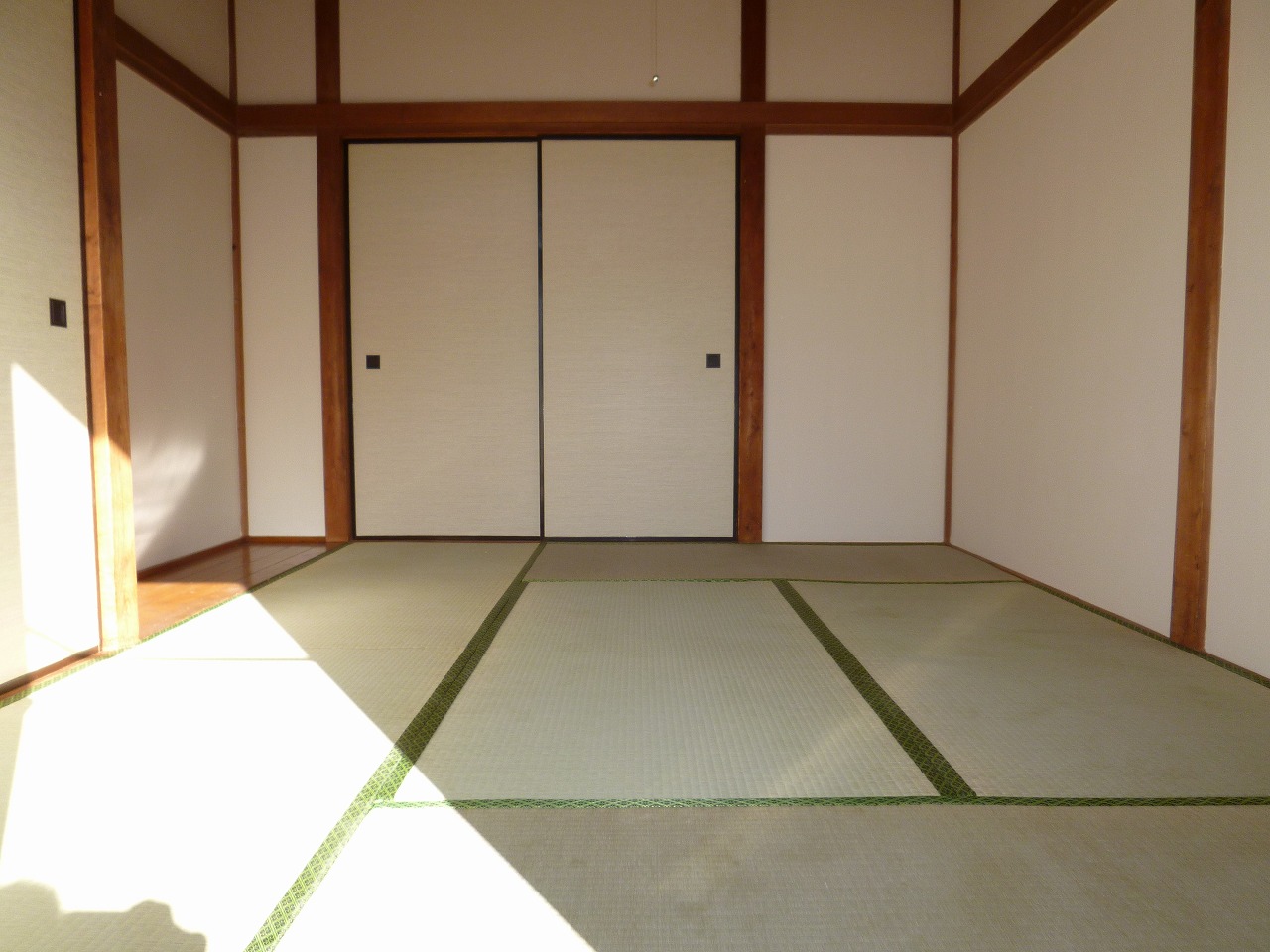 居室・リビング　日当り良好の気持ち良い居室になります。