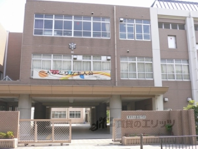 【京都市伏見区竹田浄菩提院町のマンションの中学校】