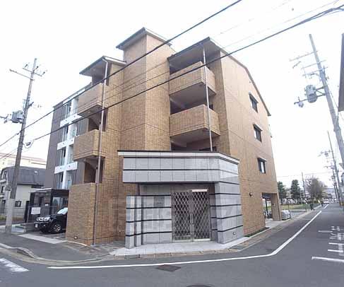 京都市北区上賀茂松本町のマンションの建物外観