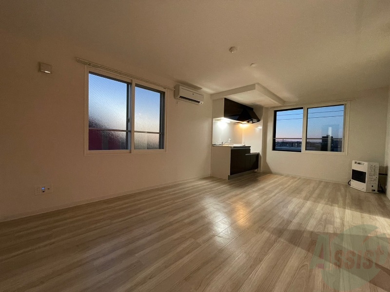 居室・リビング　広くてきれいなリビングです！快適に過ごせそうですね。