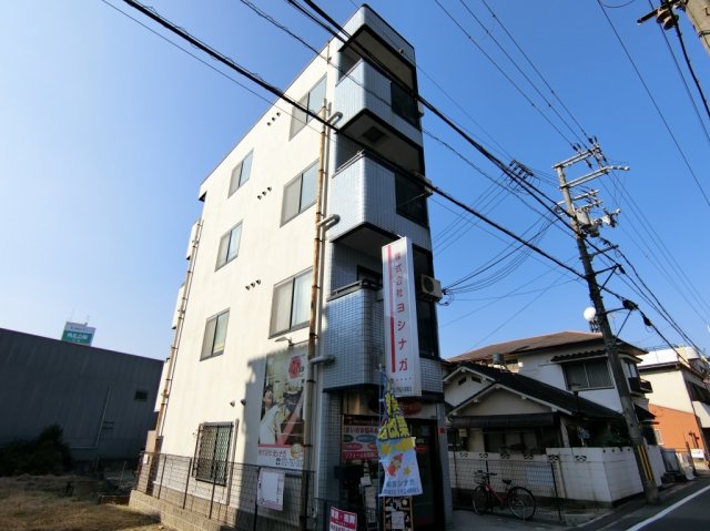 吉永ビル多田駅前Iの建物外観