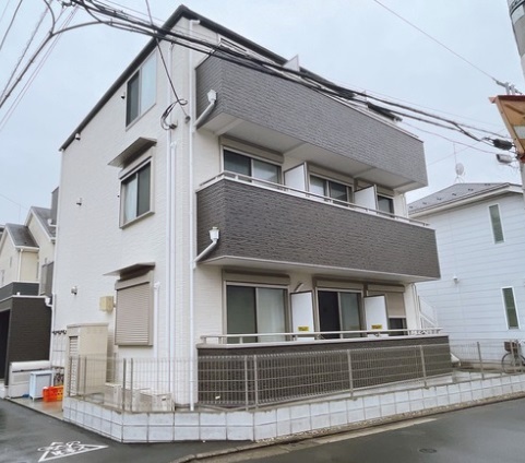 建物外観　★３階建ての１階★