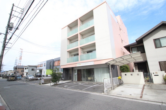 広島市西区庚午中のマンションの建物外観