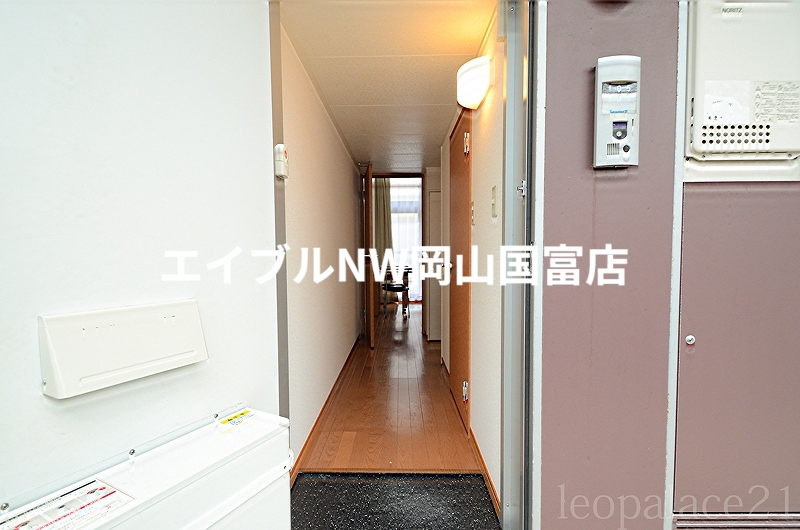 玄関　※写真と現状が異なる場合は現状を優先