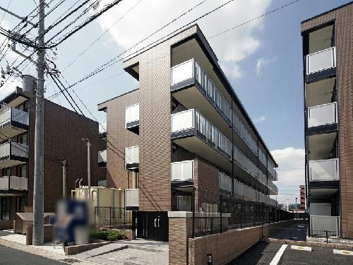 【レオパレスモンサンミッシェルの建物外観】