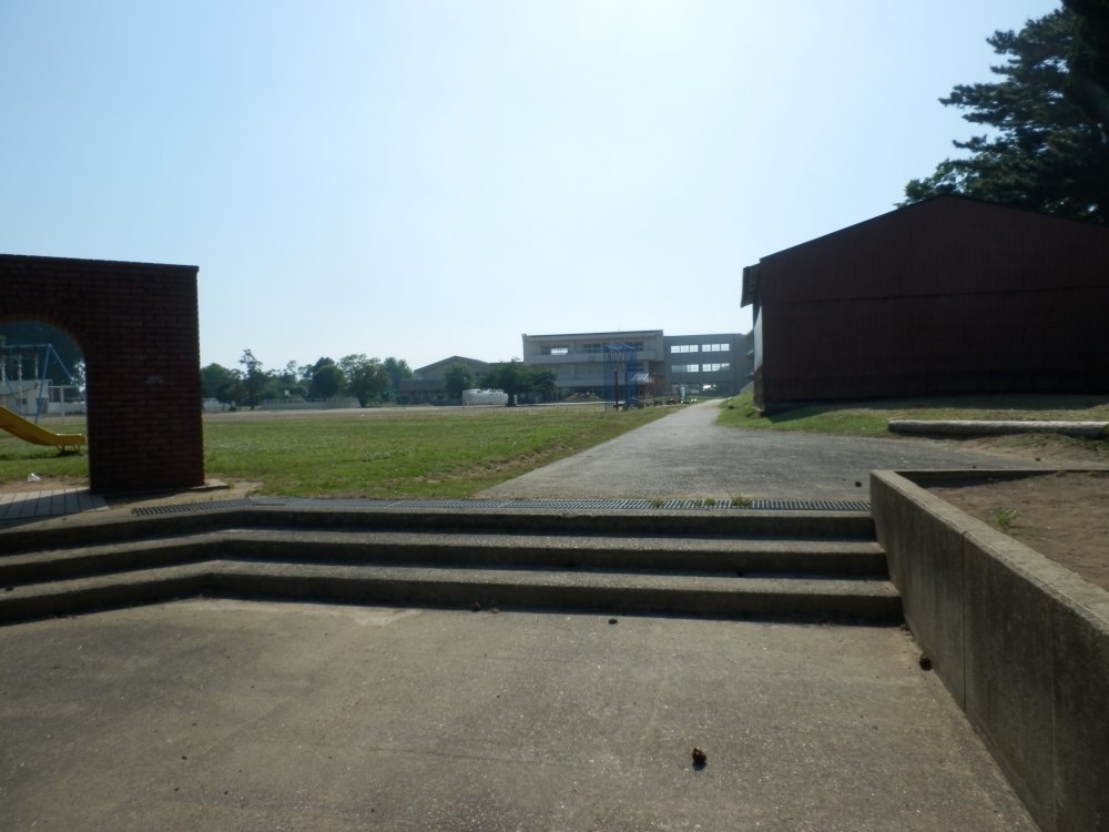 【ウッディパレス出し山の小学校】