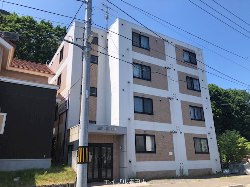 札幌市清田区清田四条のマンションの建物外観