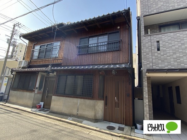 主税町戸建（東棟）の建物外観