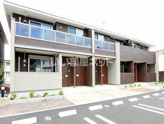 尾道市山波町のアパートの建物外観