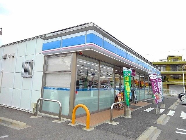 【尾道市山波町のアパートのコンビニ】