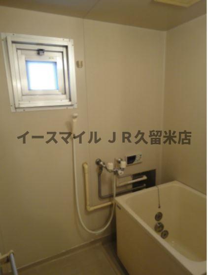 バス・シャワールーム　コンパクトで使いやすいお風呂です