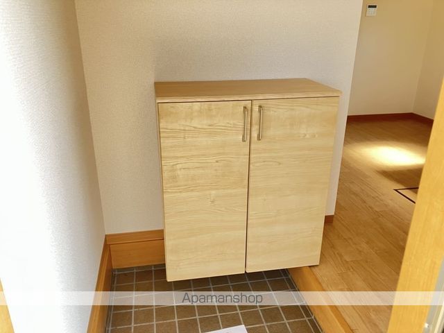 シガハイツXIの玄関写真