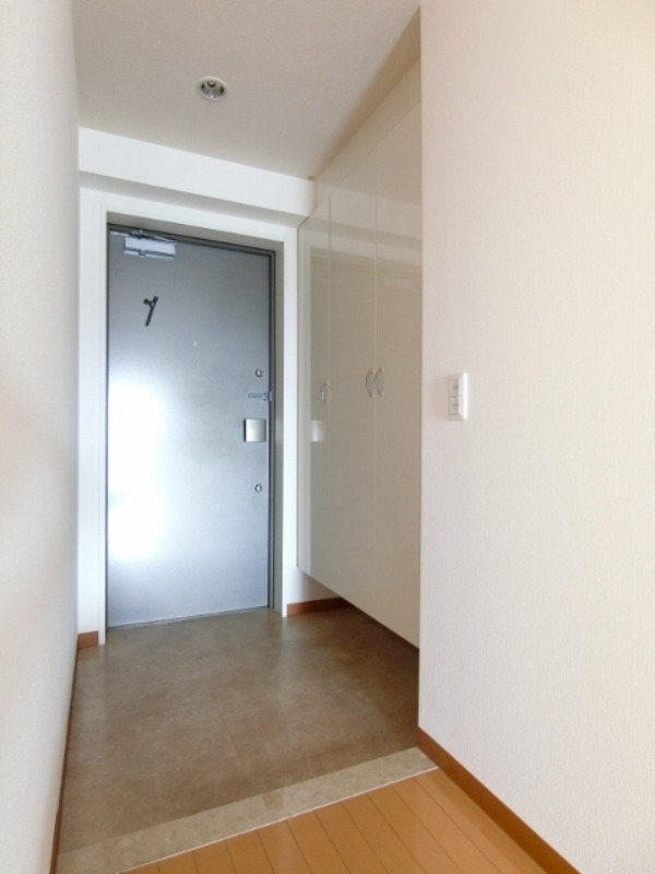 玄関　図面と現状に相違がある場合には現状を優先