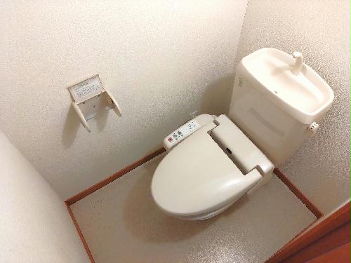 トイレ　温水便座付きで快適生活