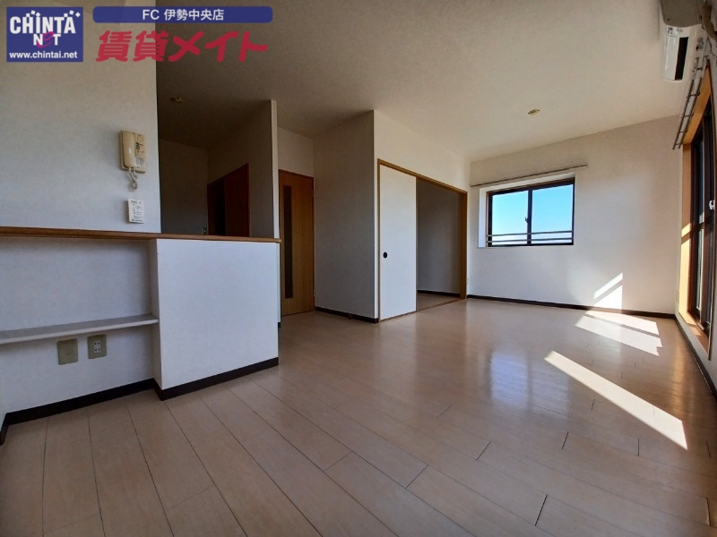 居室・リビング　別部屋同型タイプ写真です。