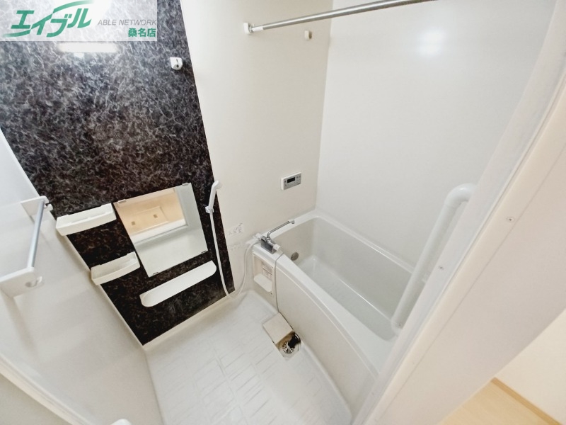 バス・シャワールーム　別部屋同タイプ