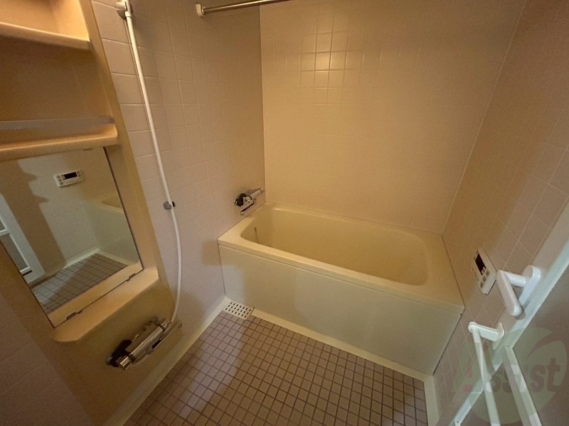 バス・シャワールーム　お風呂になります。一日の疲れを癒してくださいね。