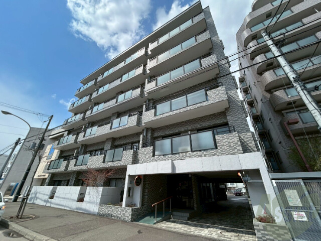 建物外観　札幌市中央区南十六条西「コートハウス山鼻」