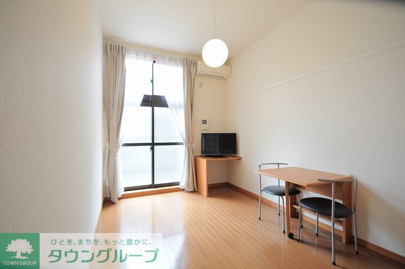 居室・リビング　同タイプ部屋の写真となり設備等は現況と異なる場合があります。