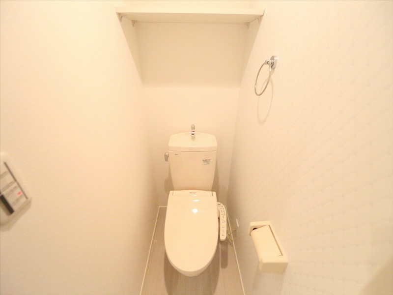 トイレ　温水洗浄暖房便座付トイレ