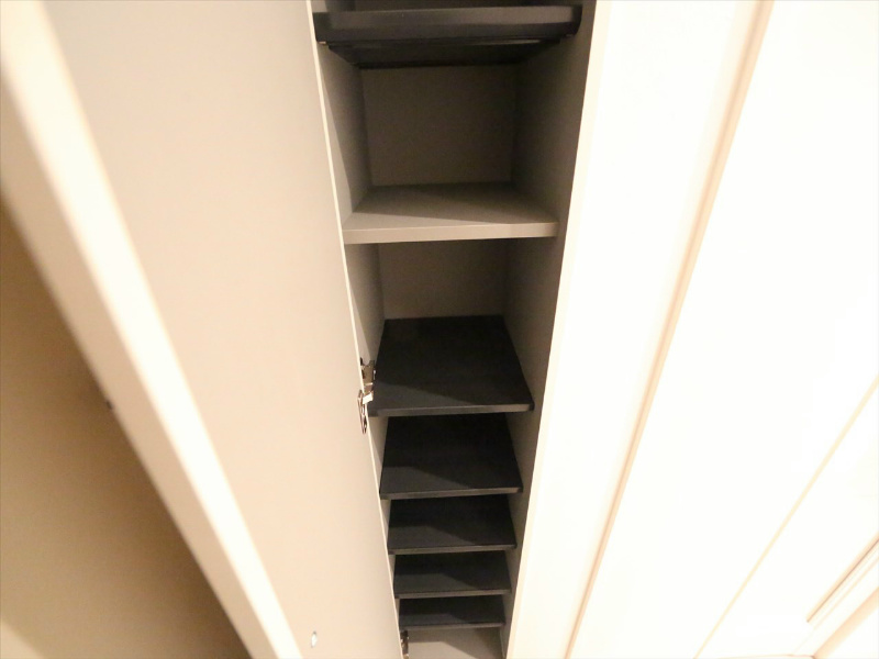 玄関　玄関　シューズボックス付（収納充実してます）