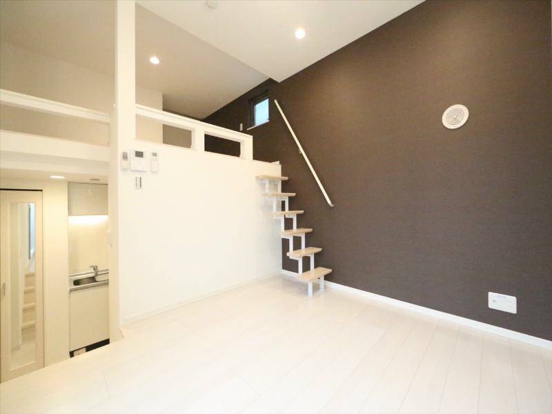 居室・リビング　洋室6帖　上階ロフト5.4帖（収納でも部屋でも使えます）