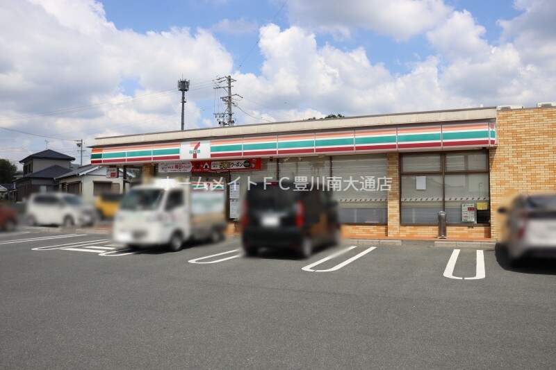 コンビニ　セブンイレブン新城バイパス店（コンビニ）まで758m