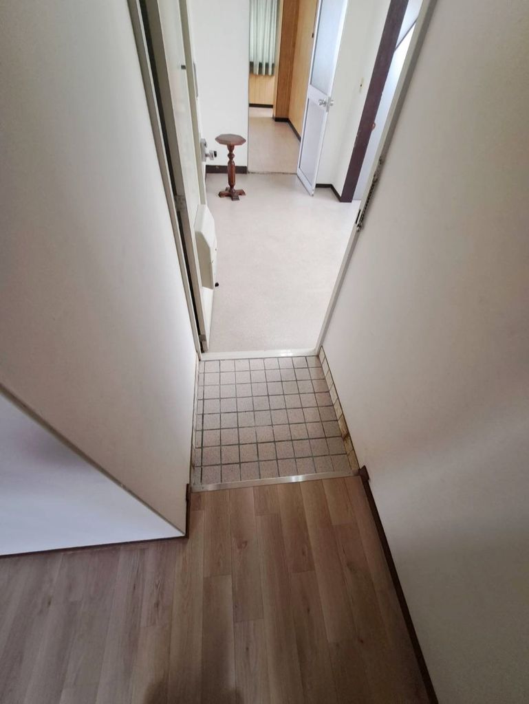 玄関　バルコニー