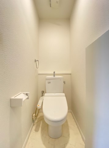 トイレ　※こちらのお写真は他部屋になり参考写真です