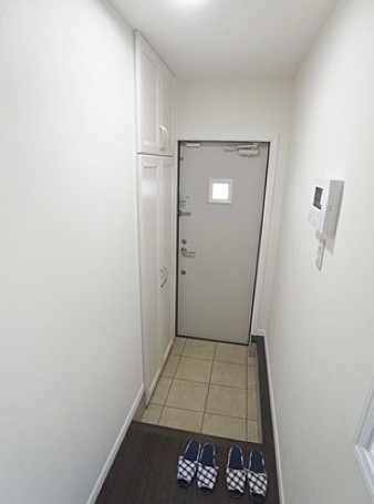 玄関　※こちらのお写真は他部屋になり参考写真です