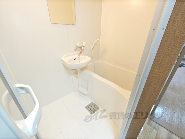 バス・シャワールーム　バス