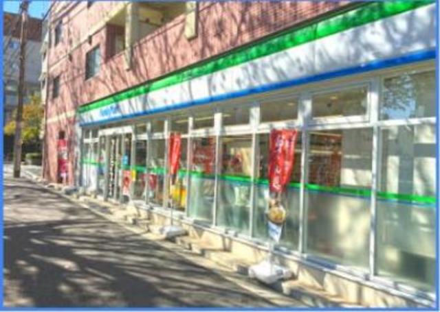 コンビニ　ファミリーマート中村橋駅西店（コンビニ）まで452m