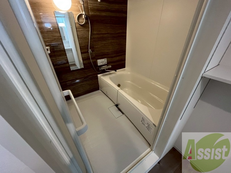 バス・シャワールーム　ユニットバスです。疲れを癒すのに欠かせませんね！