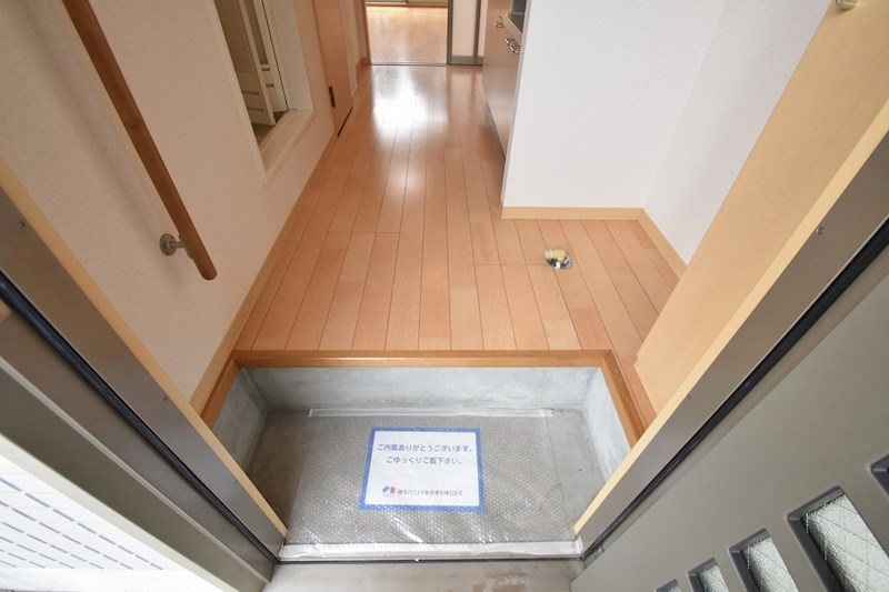 玄関　シューズボックス完備の綺麗な玄関です。