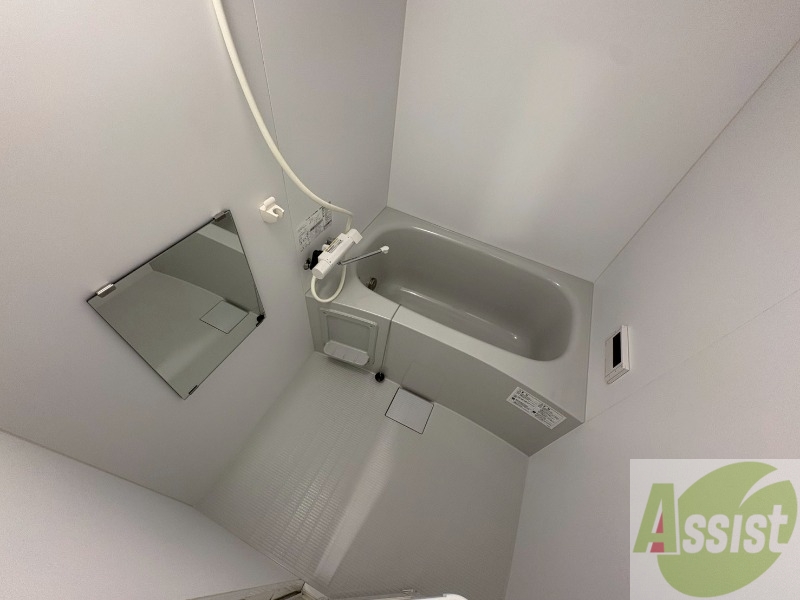 バス・シャワールーム　お風呂になります。一日の疲れを癒してくださいね。