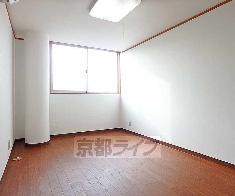 居室・リビング　なんだか可愛らしいお部屋です。