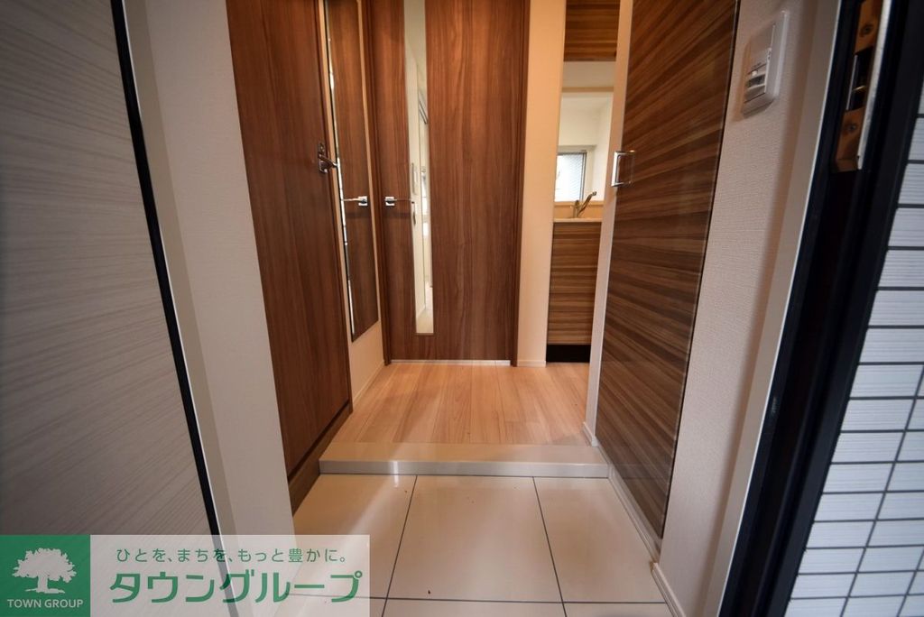 玄関　★お問い合わせはタウンハウジングまで★