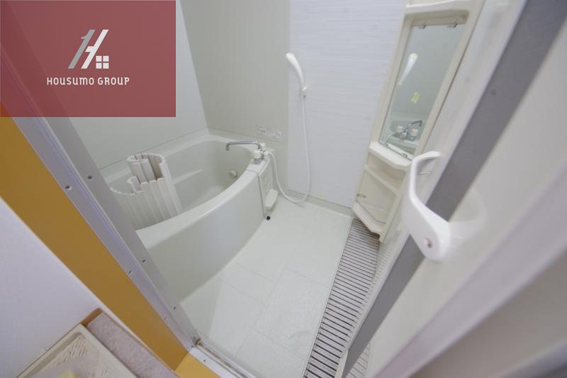 バス・シャワールーム　落ち着いた空間のお風呂です