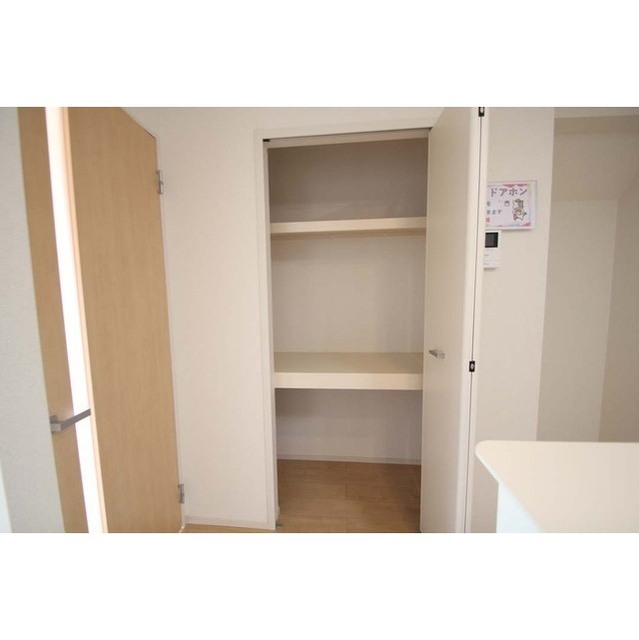 収納　リビングに収納有り