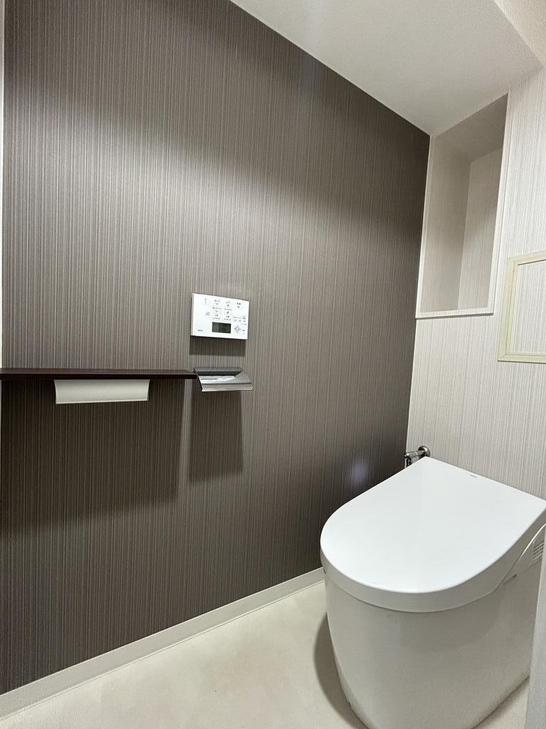 トイレ　温水洗浄便座付♪