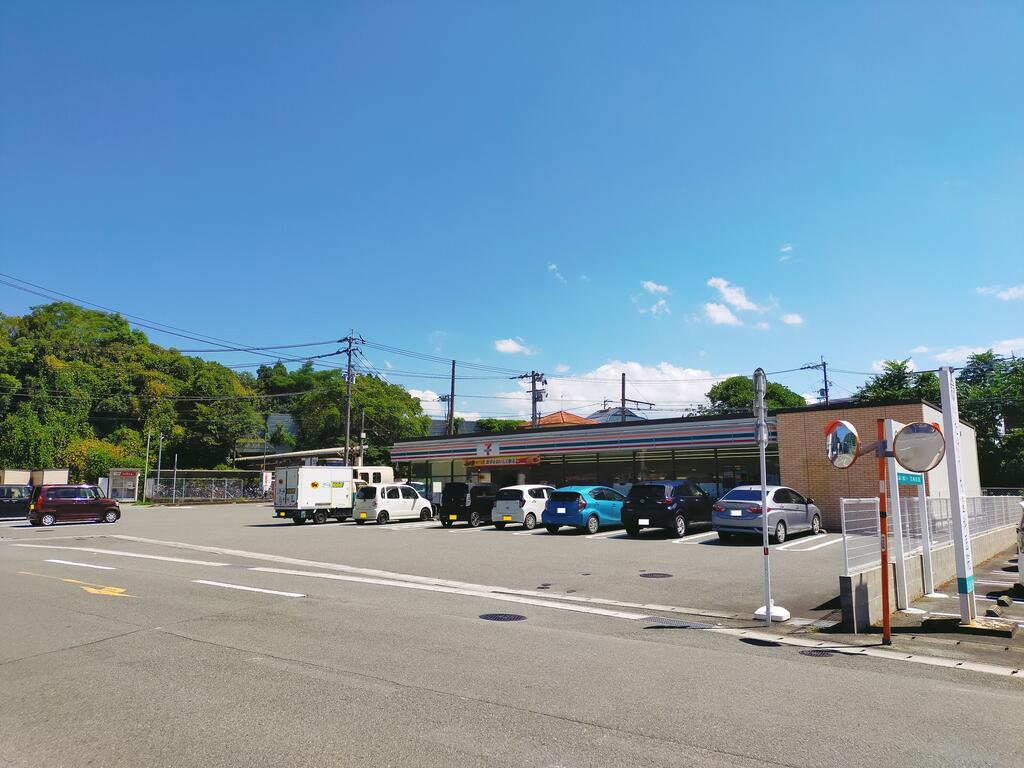 コンビニ　セブンイレブン合志三ツ石駅前店（コンビニ）まで328m