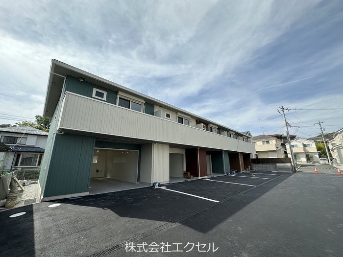 建物外観　ガレージハウスです。