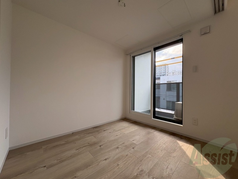 その他部屋・スペース　こちらのお部屋は光が差し込む、温かみのあるお部屋です。