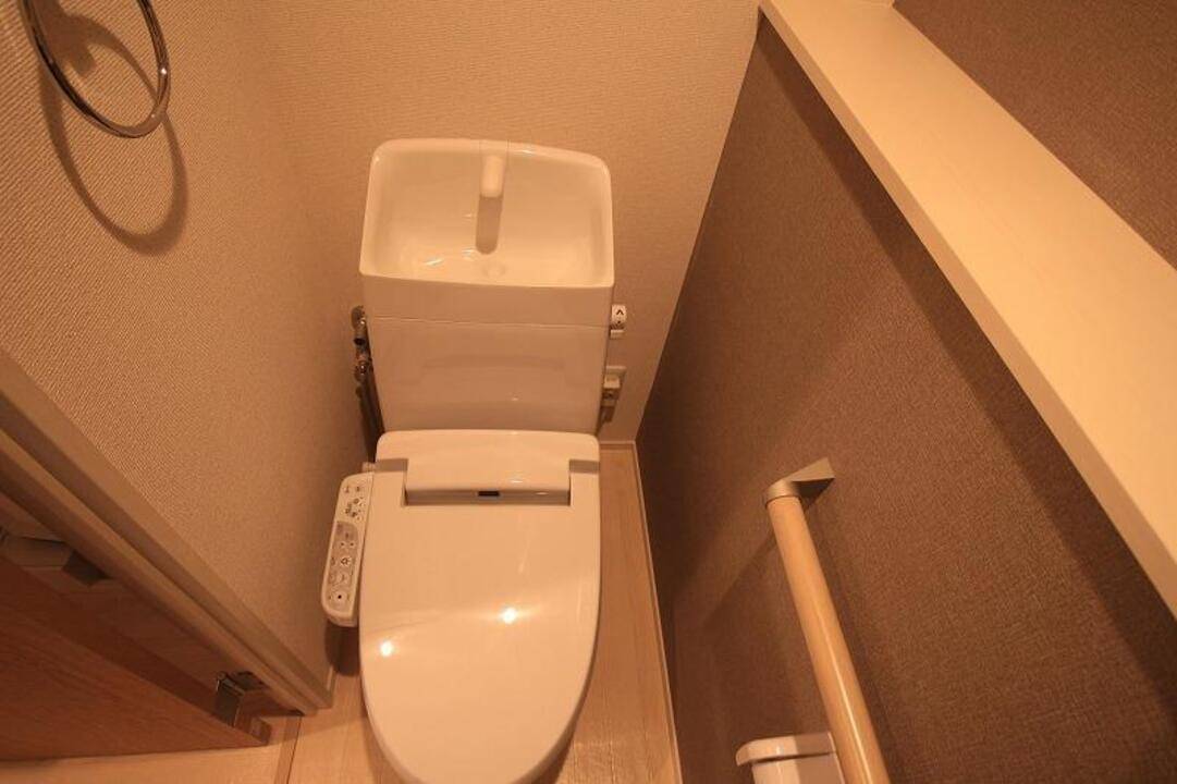 トイレ　トイレ