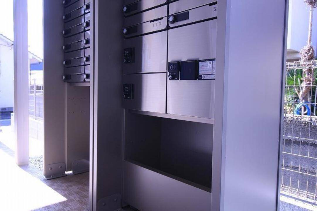 エントランス　宅配ボックス